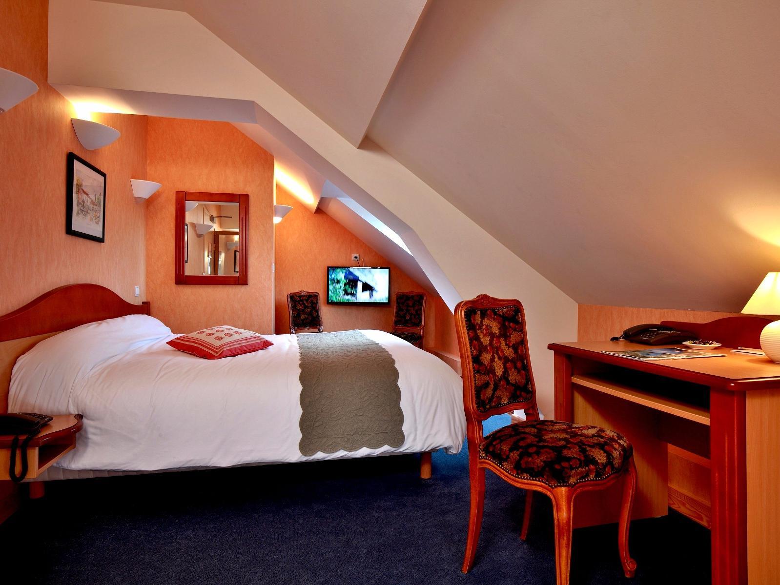 Logis Hotel & Restaurant Des Lacs Celles-sur-Plaine Ngoại thất bức ảnh