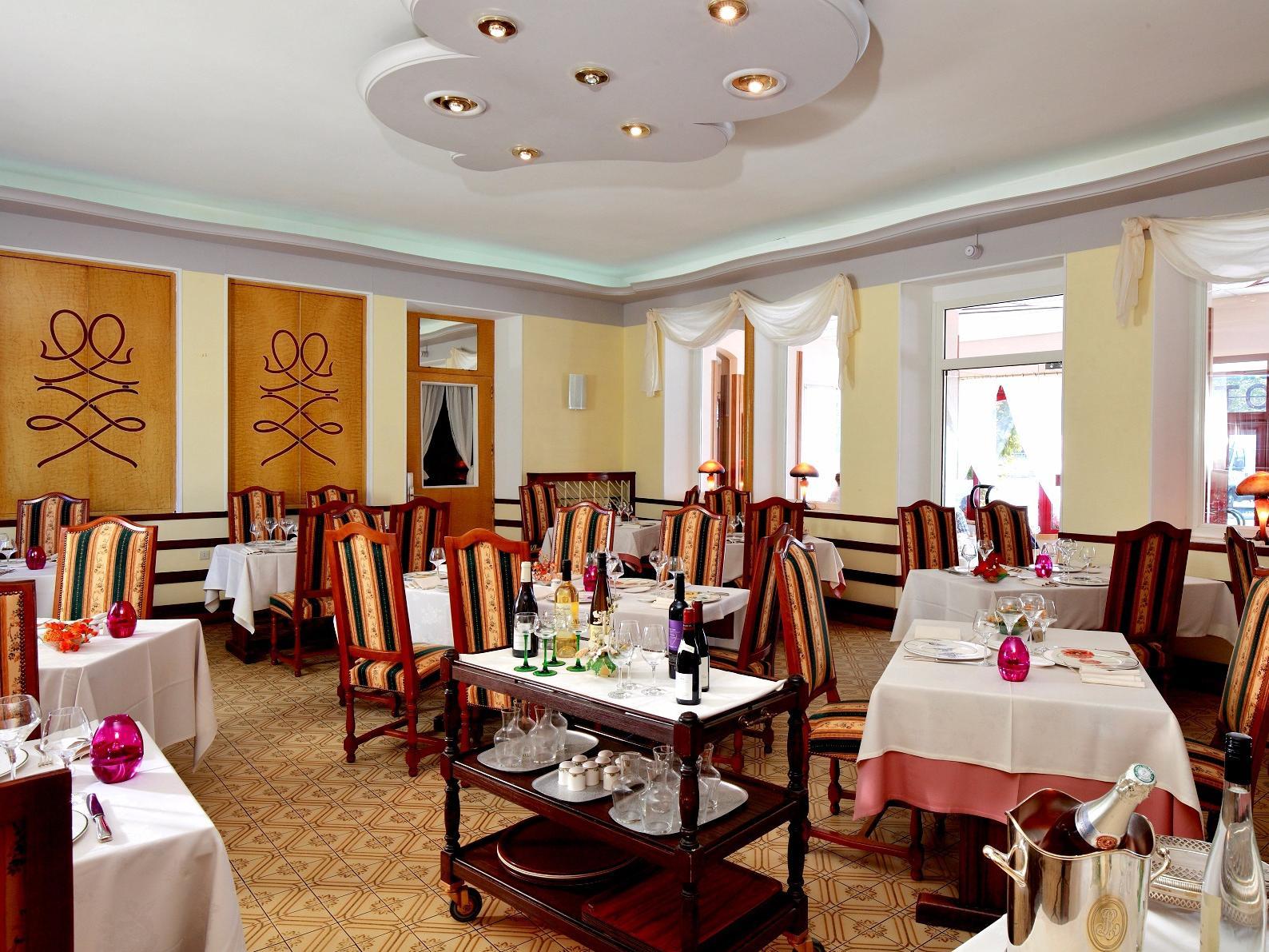 Logis Hotel & Restaurant Des Lacs Celles-sur-Plaine Ngoại thất bức ảnh