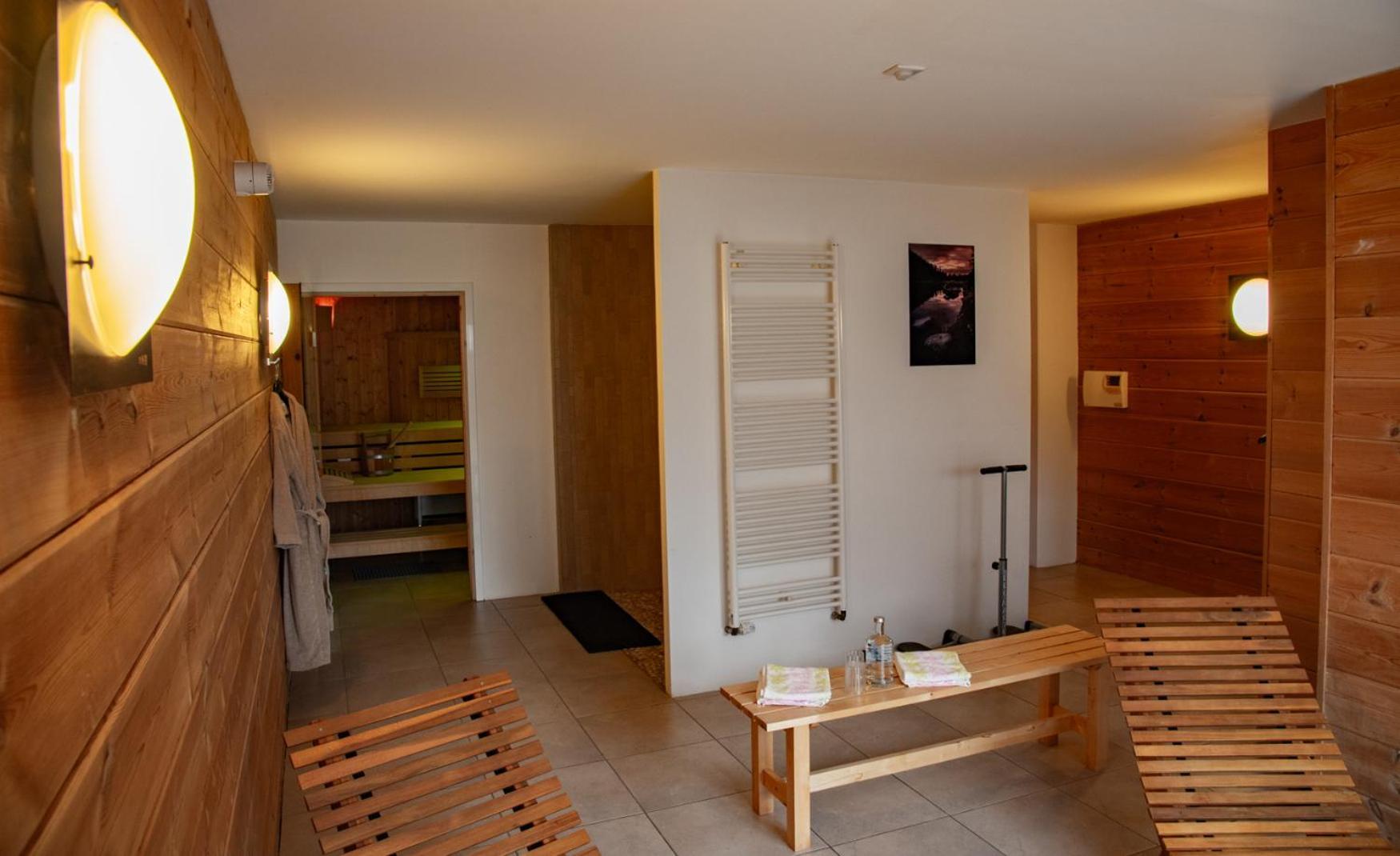 Logis Hotel & Restaurant Des Lacs Celles-sur-Plaine Ngoại thất bức ảnh