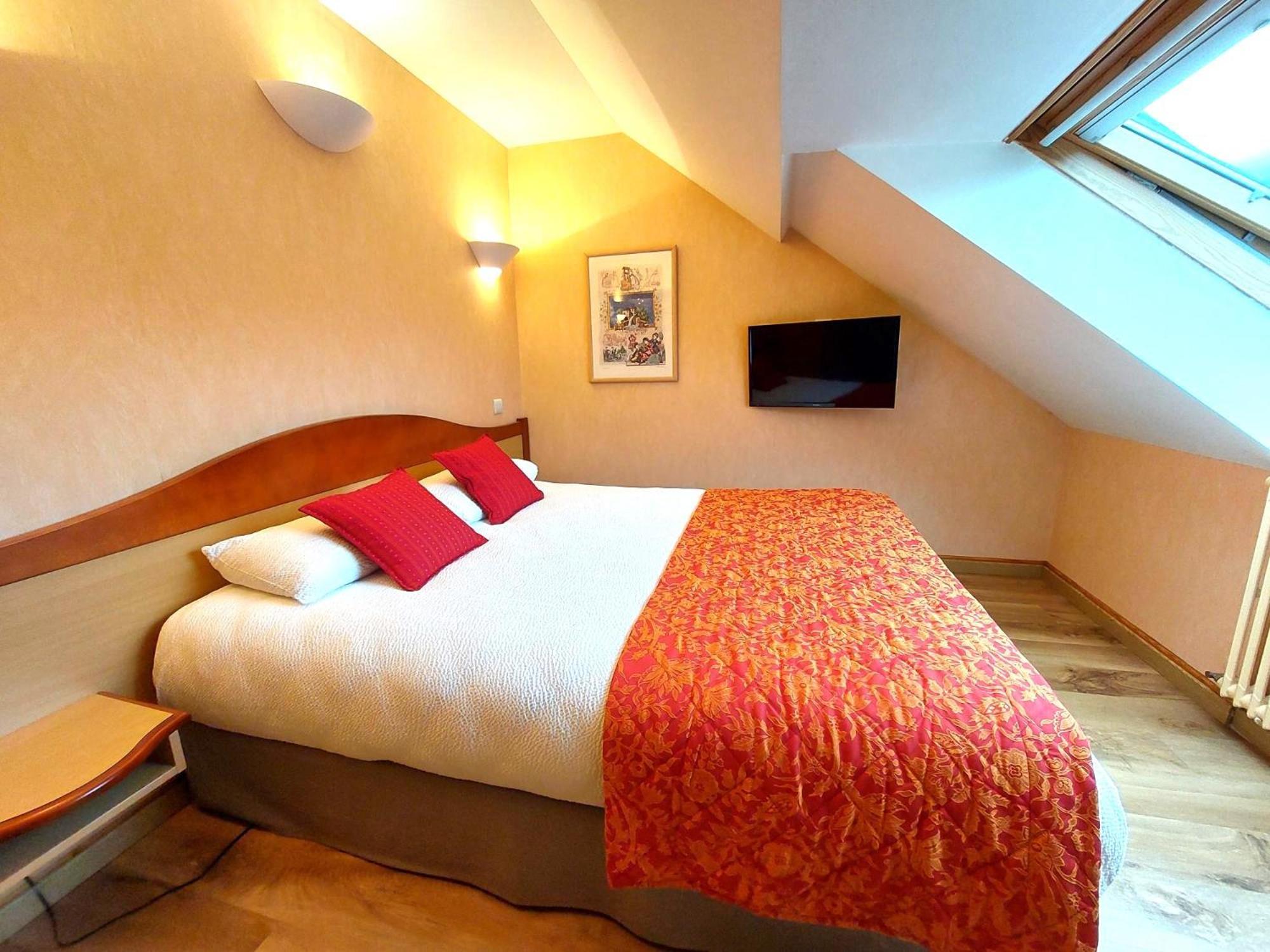 Logis Hotel & Restaurant Des Lacs Celles-sur-Plaine Ngoại thất bức ảnh