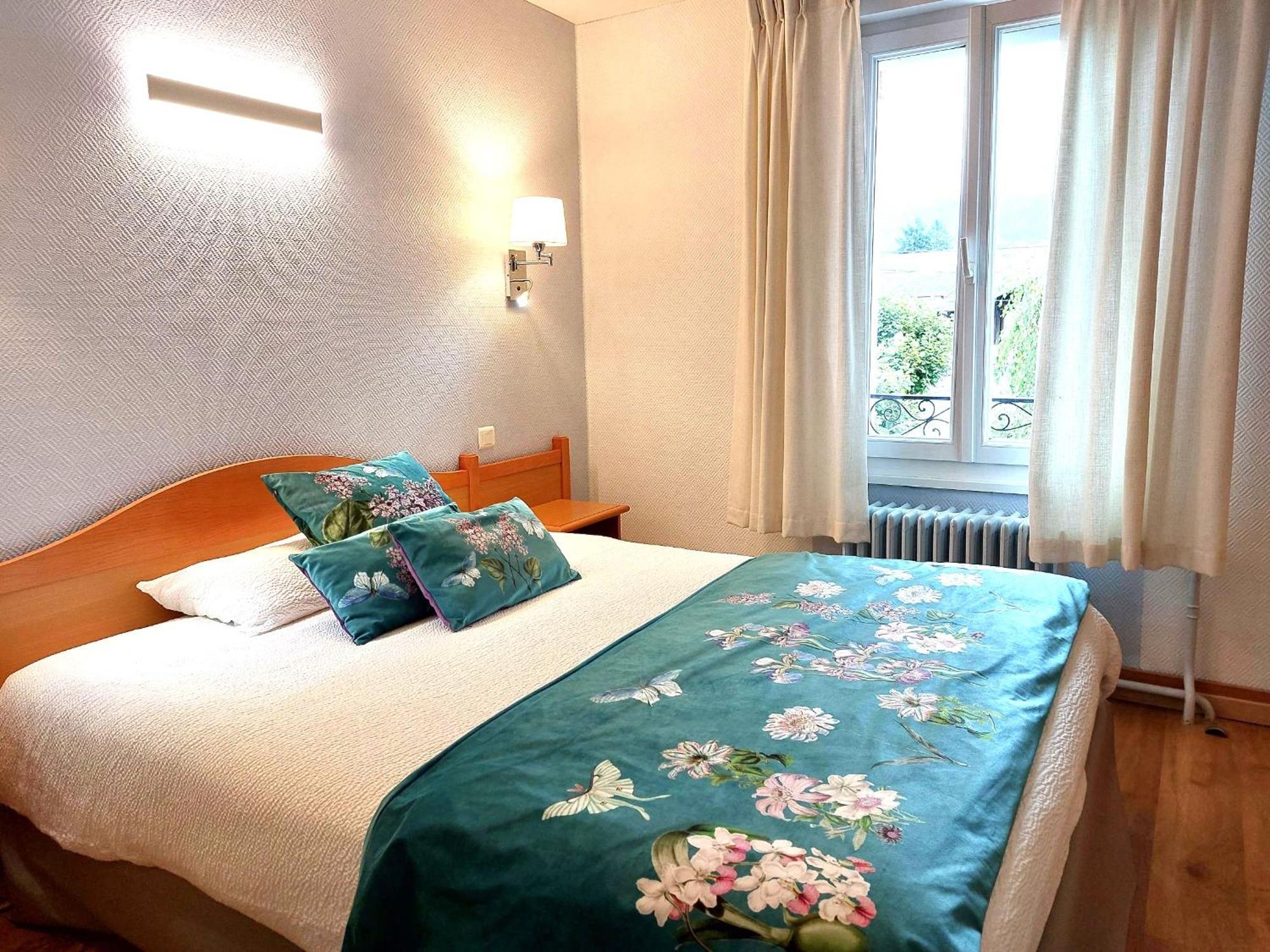 Logis Hotel & Restaurant Des Lacs Celles-sur-Plaine Ngoại thất bức ảnh